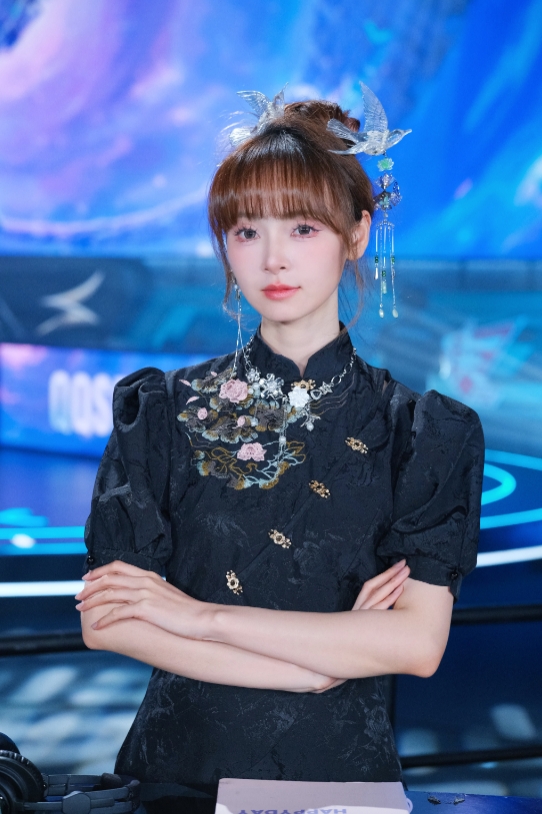 QQ飞车解说凉笙晒照：季后赛第一周返图