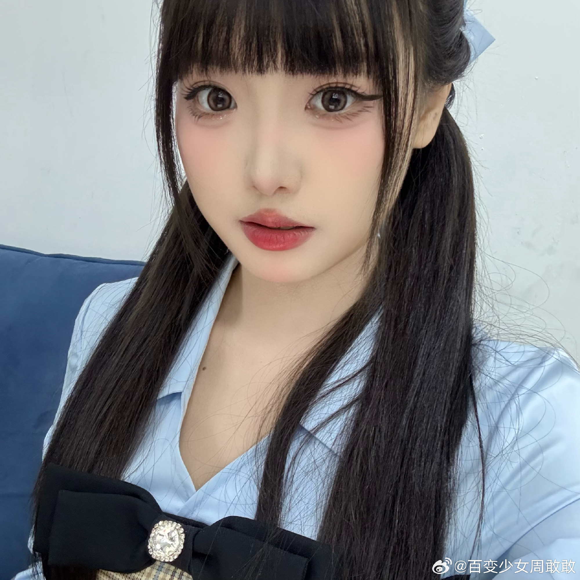 LPL互动女主持人周敢敢晒照：报告 小敢回归😘