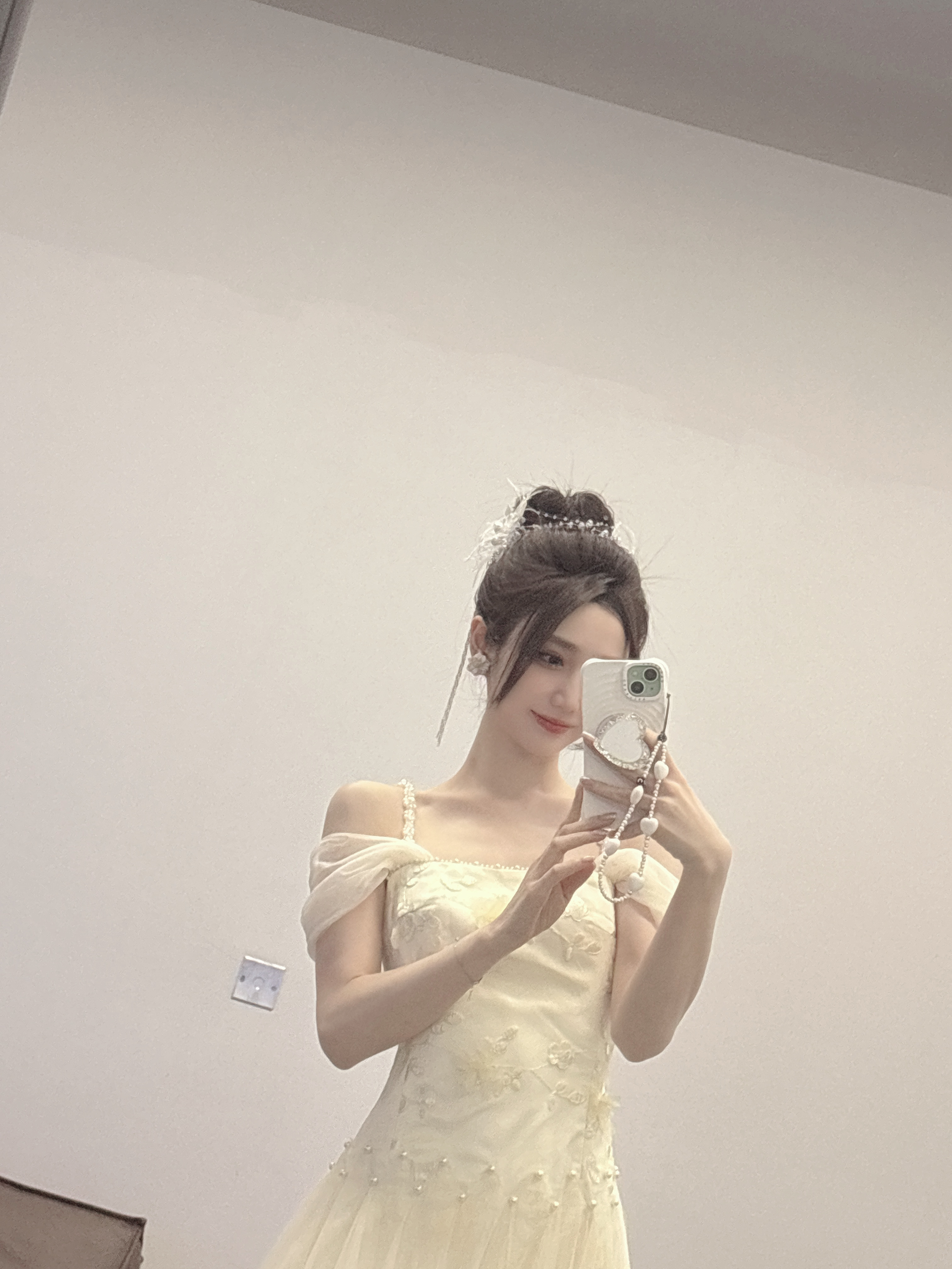 熟润未糜😍小幽珊珊晒照：白衣姐姐风韵犹存