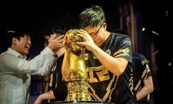 七年的前的今天！RNG夺得2018MSI冠军，Uzi荣膺FMVP！