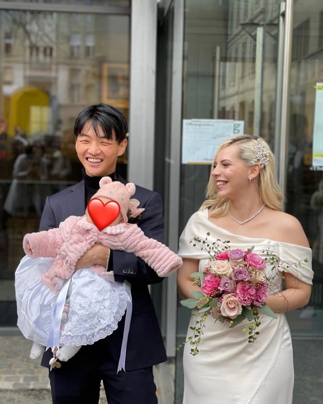国足太太团+1！杨明洋与妻子是跨国恋💗育有两个孩子生活美满