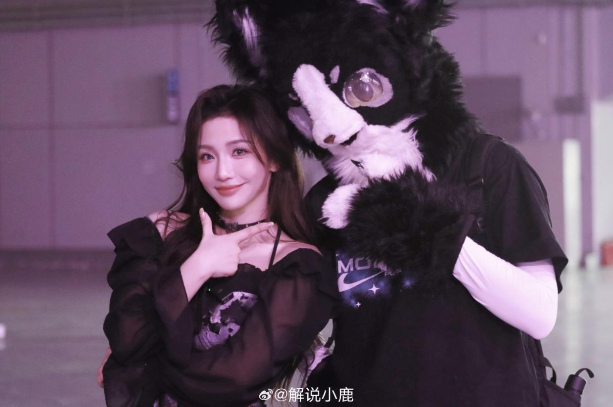 评论Xiaolu发布了一张照片：让我们与小Quexing️一起出发…
