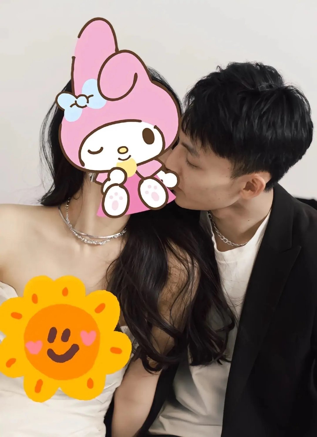 👀新恋情？网友520晒出与徐杰亲密合照💝但随后全部清除