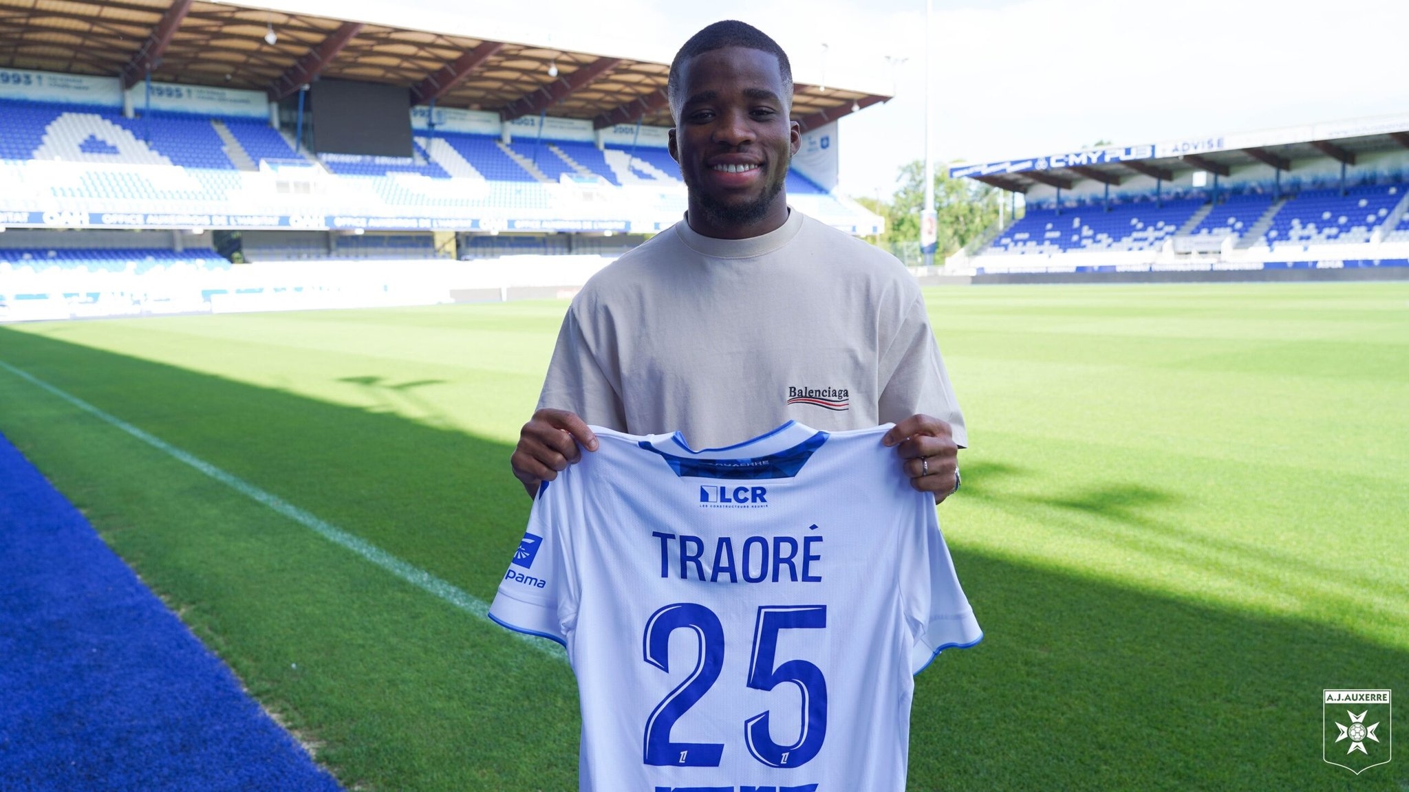 法国媒体：西汉姆·布洛格纳（West Ham Atlanta Bologna）跟随Traore 球员的价格为2000万欧元