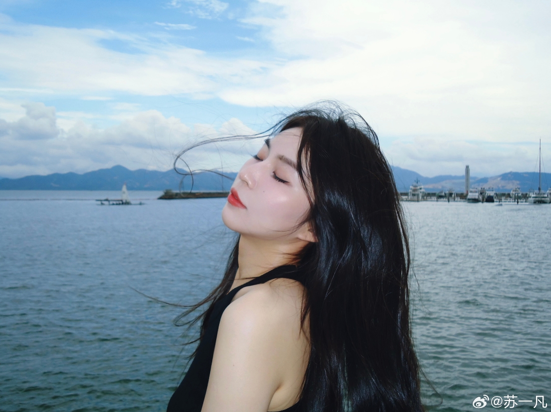 金年会解说苏一凡晒照：穿过头发 穿过耳朵