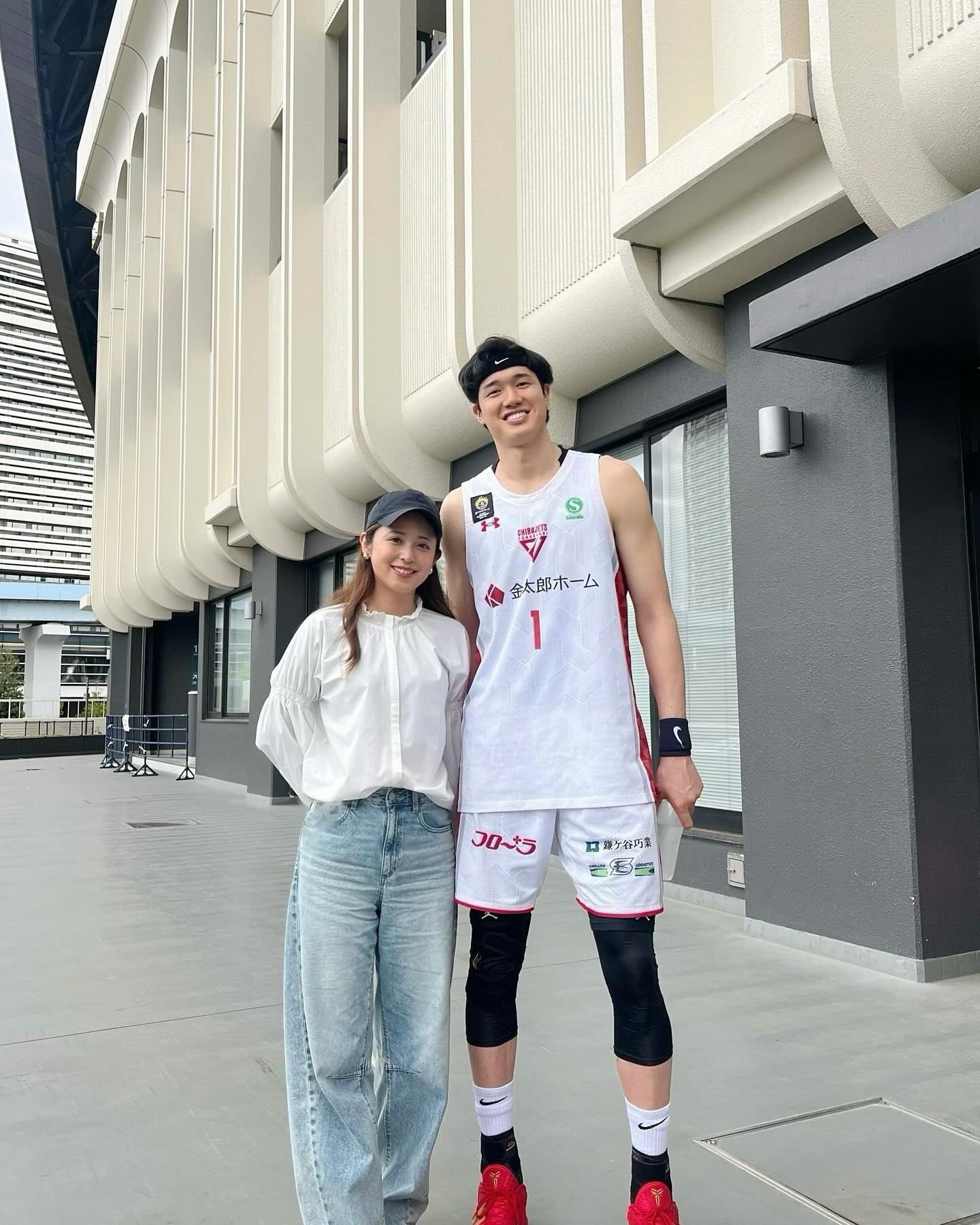 渡边雄太结束B联赛首季征程 妻子晒合照纪念：干得不错🏀