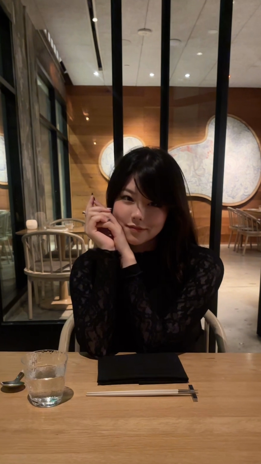 肉感身材！mayumi晒照：生日晚餐，好吃好吃！clearlove777