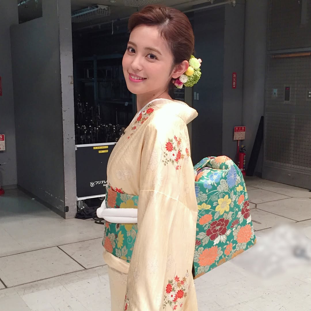 😍渡边雄太妻子晒夫妻二人合照：结婚三周年快乐💐