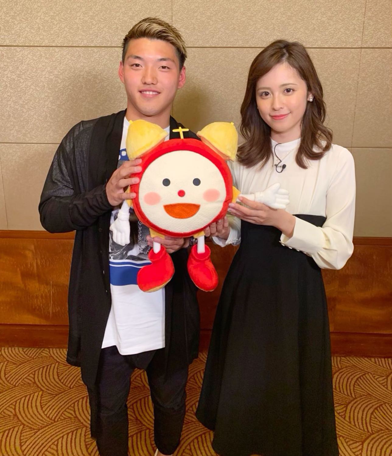 😍渡边雄太妻子晒夫妻二人合照：结婚三周年快乐💐