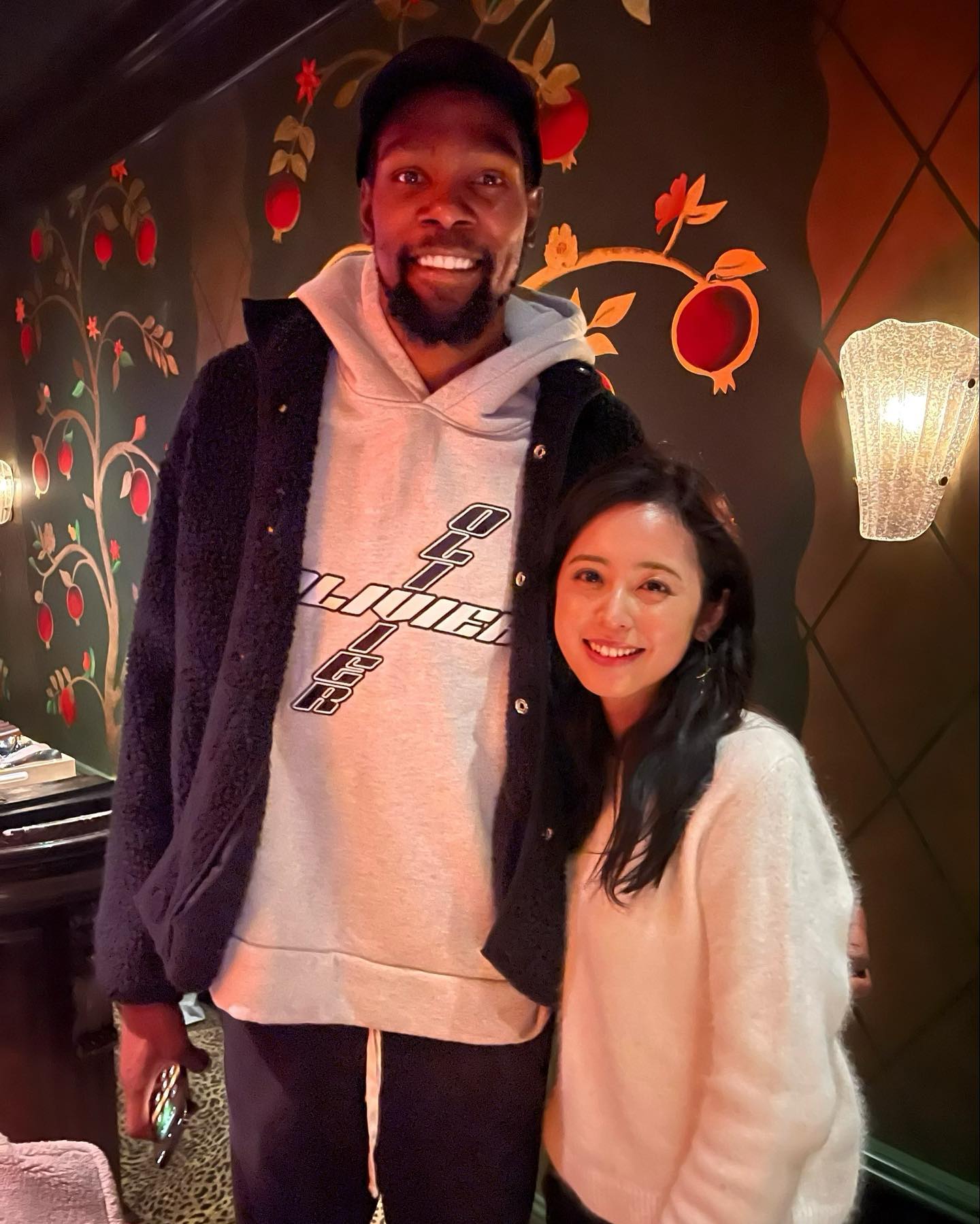 😍渡边雄太妻子晒夫妻二人合照：结婚三周年快乐💐