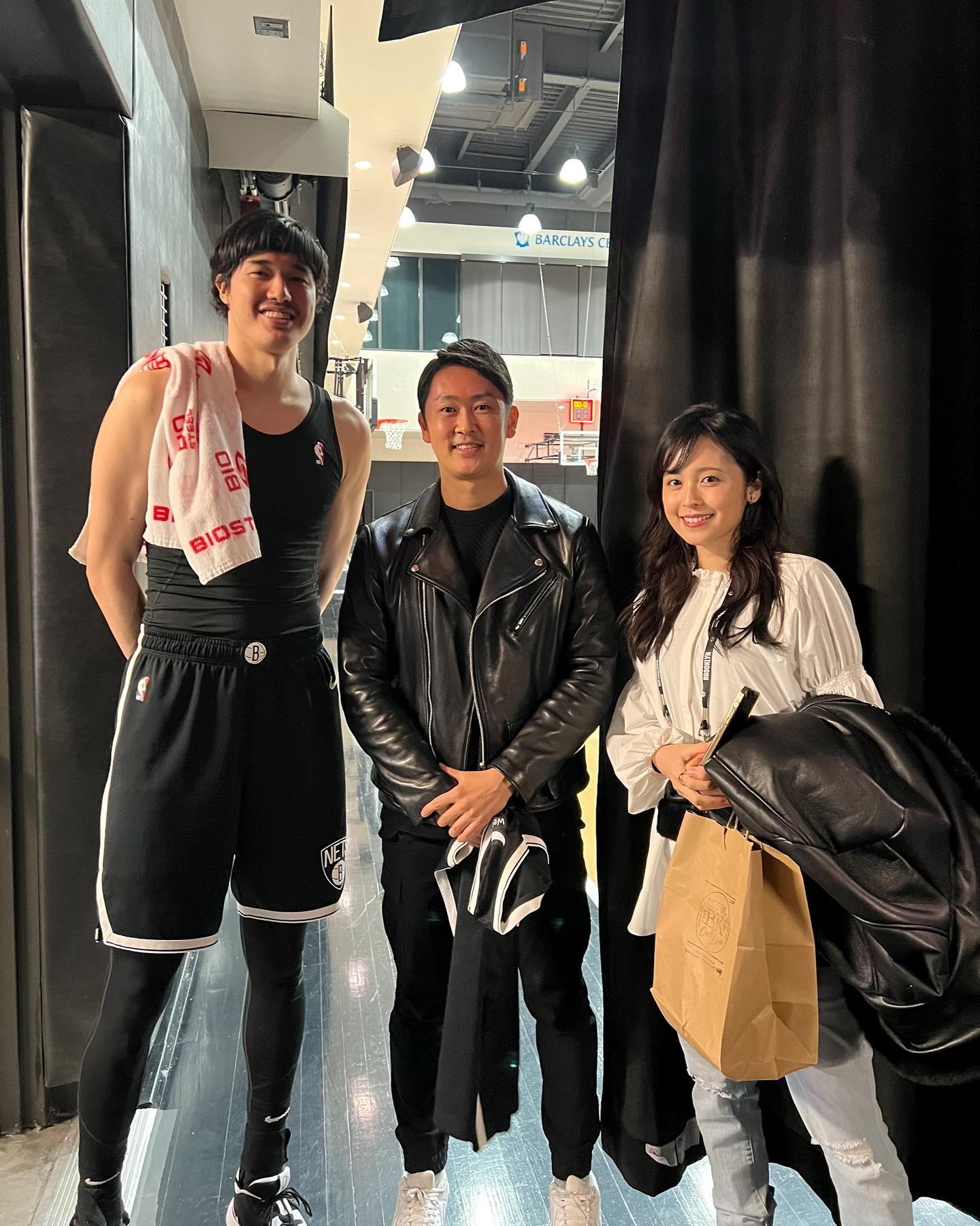 😍渡边雄太妻子晒夫妻二人合照：结婚三周年快乐💐