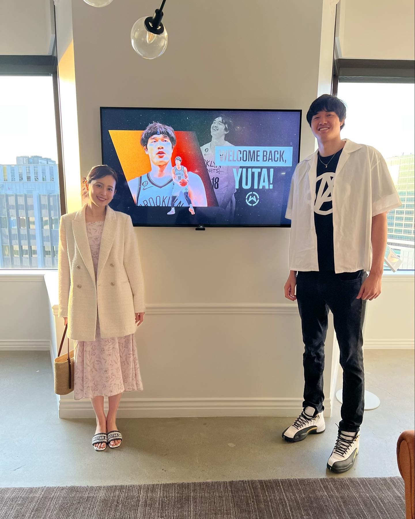 😍渡边雄太妻子晒夫妻二人合照：结婚三周年快乐💐