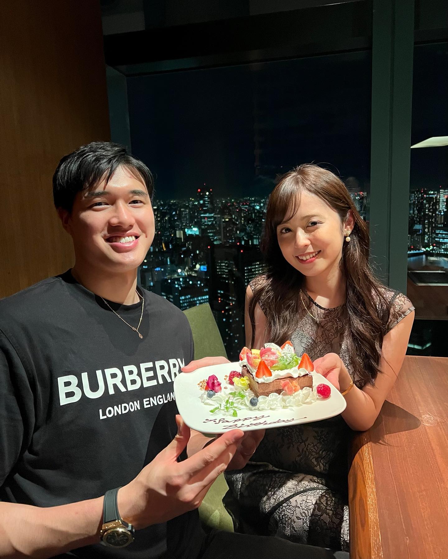 😍渡边雄太妻子晒夫妻二人合照：结婚三周年快乐💐