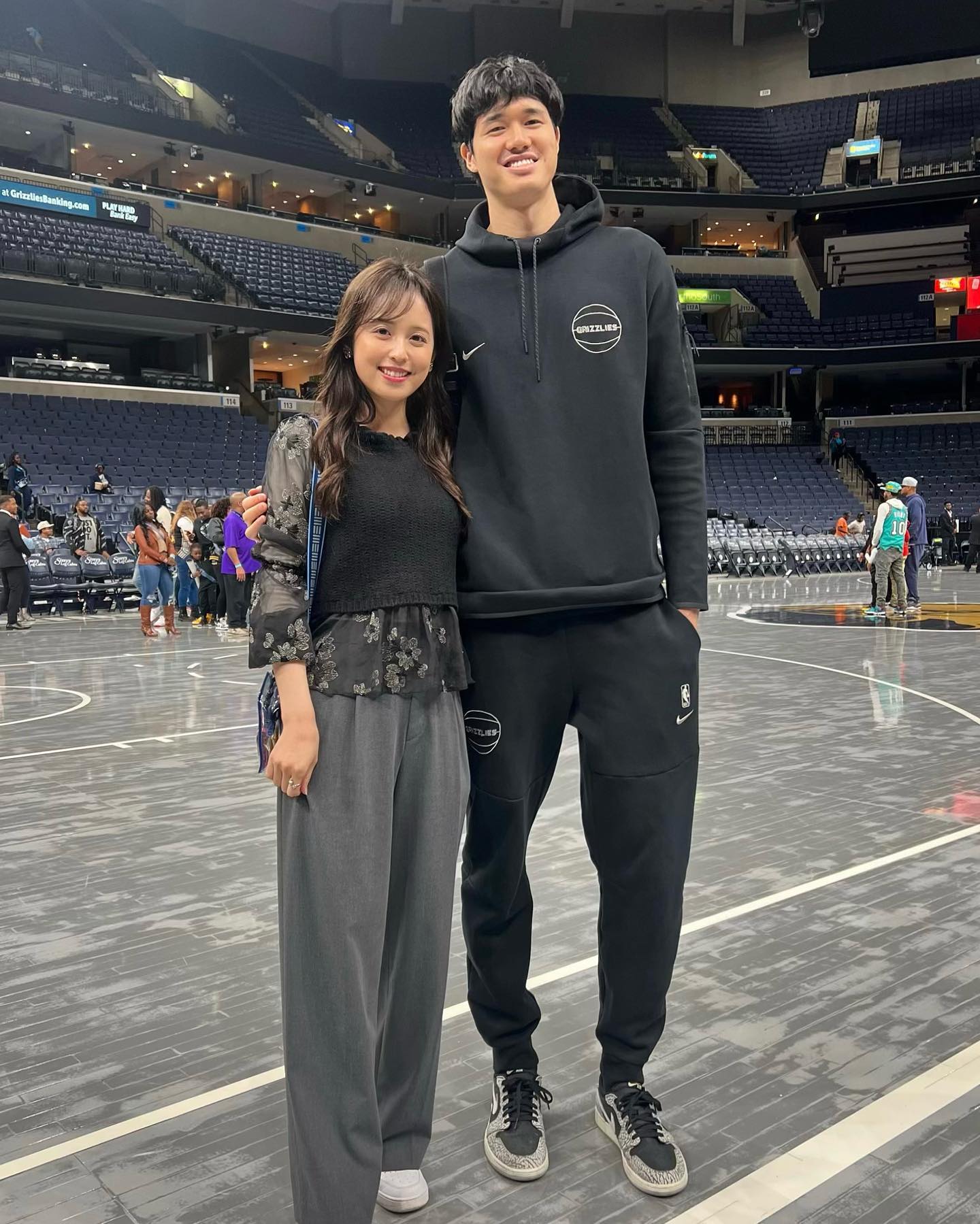 😍渡边雄太妻子晒夫妻二人合照：结婚三周年快乐💐