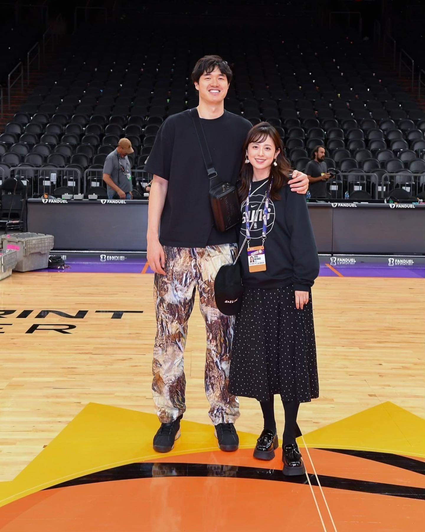 😍渡边雄太妻子晒夫妻二人合照：结婚三周年快乐💐