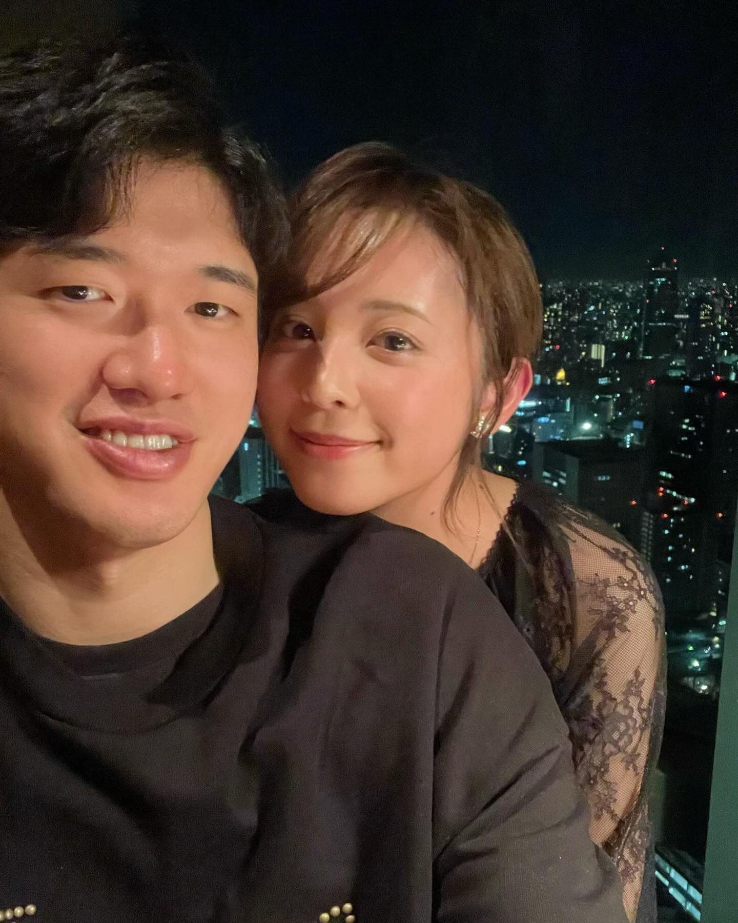 😍渡边雄太妻子晒夫妻二人合照：结婚三周年快乐💐