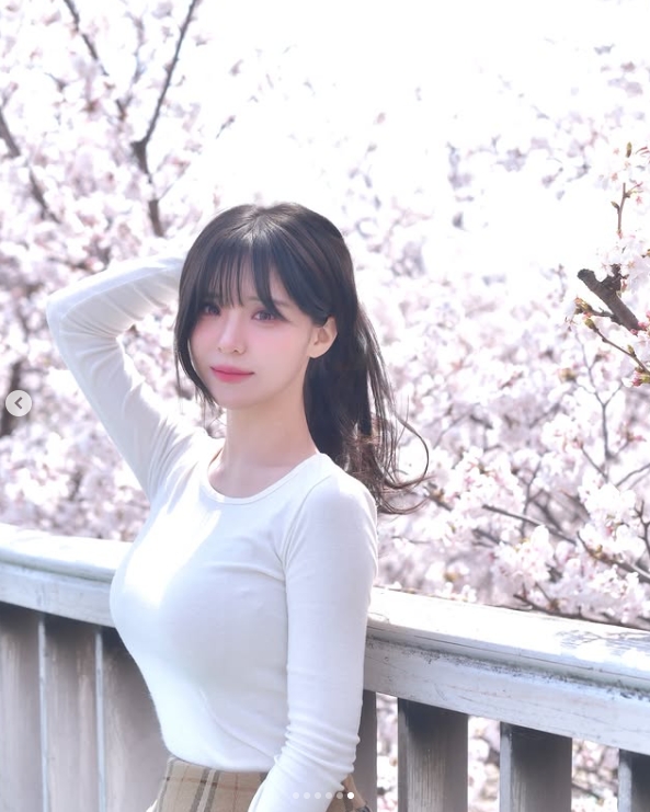 尺帝糊涂啊！Ruler前女友晒照：难以置信的爆炸身材~