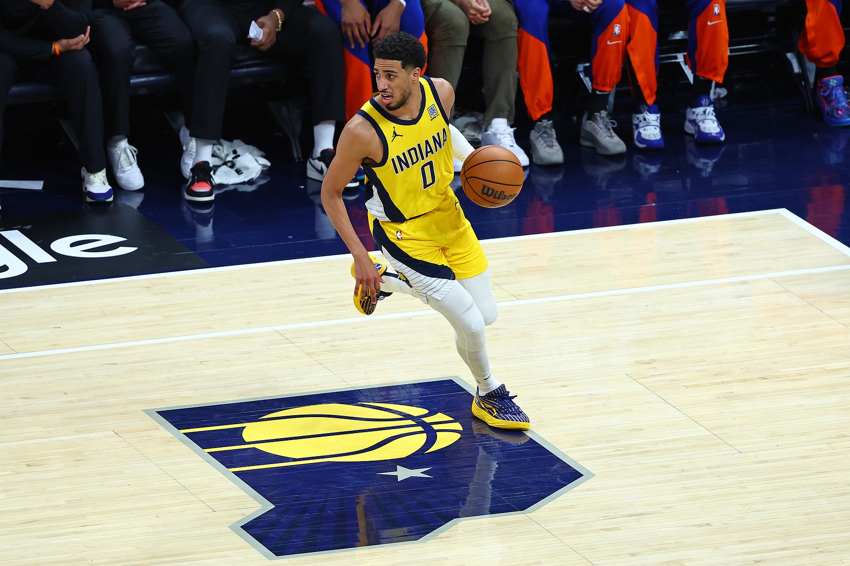 🤩哈利伯顿分区决赛单场0失误砍下三双 NBA历史首人