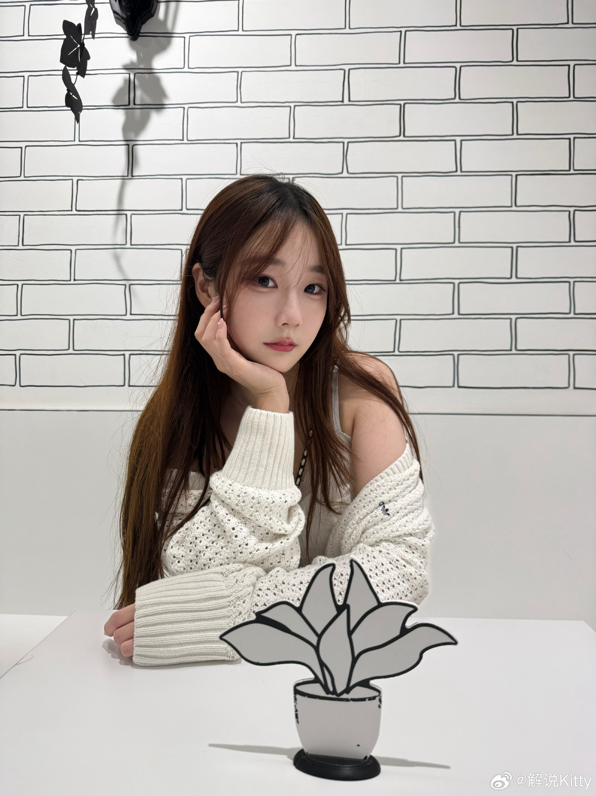 美女解说Kitty分享美照：“小兔兔🐰🎀”~