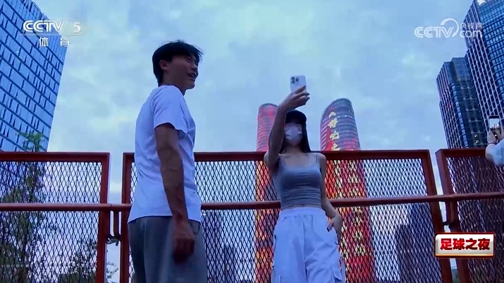 胡荷韬：若机缘合适想出去见识下，女友：去国外多少还是有点害怕