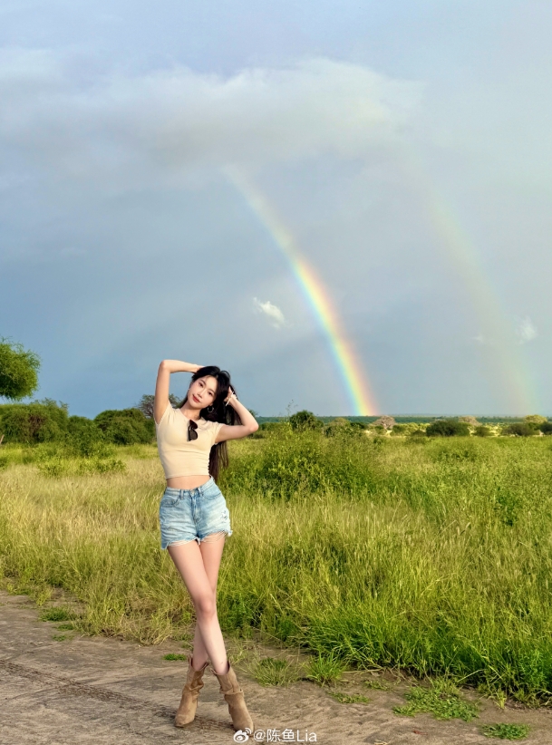 永劫无间美女主持陈鱼晒照：最近出去野了一把