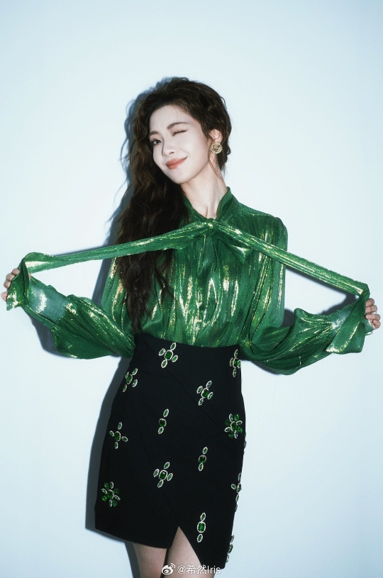 女明星的既视感！希然晒粽子色ootd：大家明天吃甜粽还是咸粽呀～