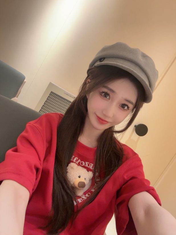小悠珊珊晒照：迟来的端午安康 宝子们假期愉快～