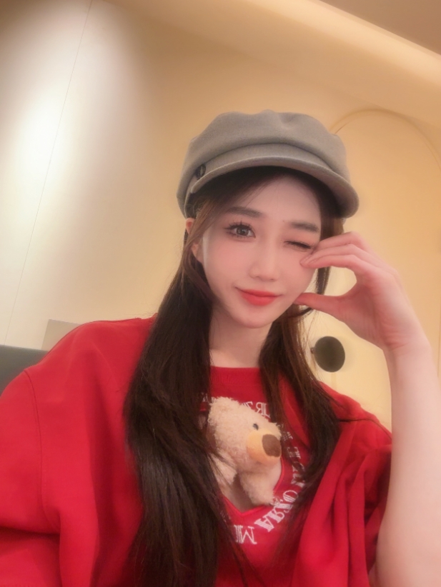 小悠珊珊晒照：迟来的端午安康 宝子们假期愉快～