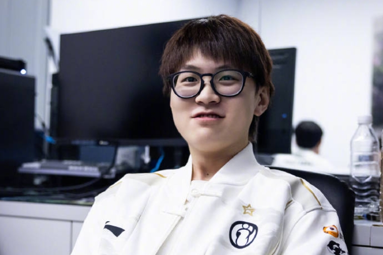 png电子平台3-23的missing才是最正常的😲Crisp落败三局KD不过1阵亡21次 meiko更是烂到流脓