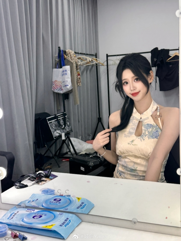 永恒的工作的美丽主持人ya ge发布了一张照片：谢谢您的公司！爱你！下次离线见！