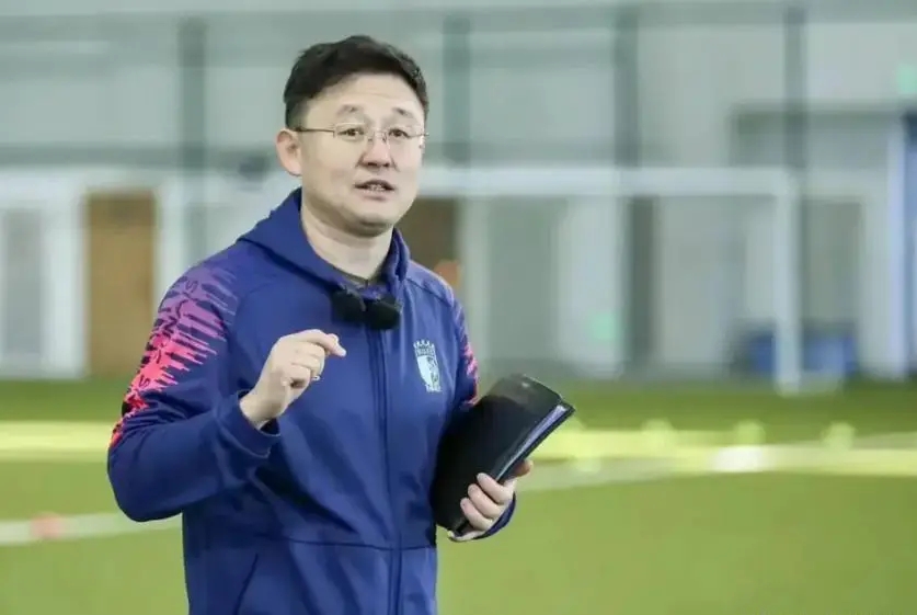 [惊艳全场]免费足球训练，为何退出要赔18万？孙继海青训营索