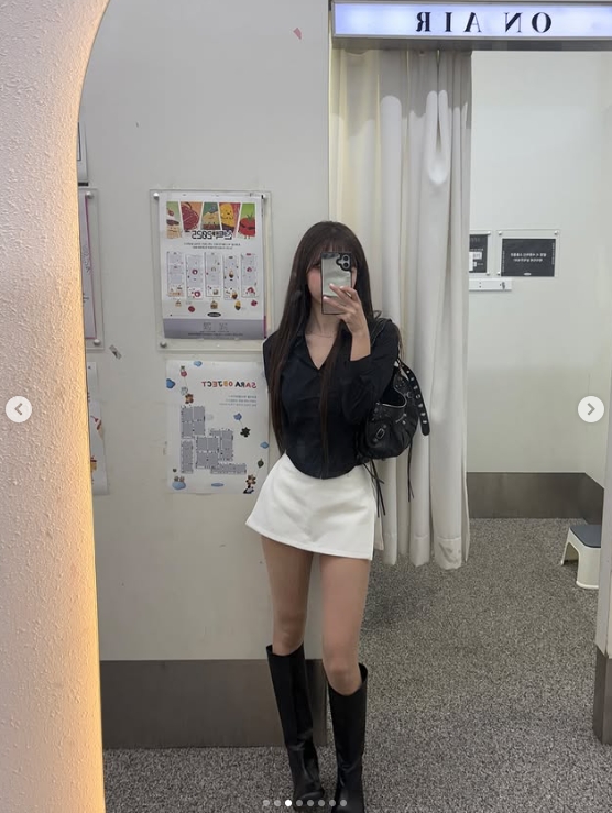 韩版《完蛋美女》演员mj晒照：今天的制服OOTD！