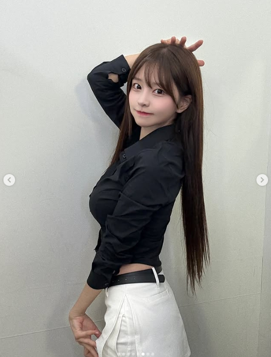 韩版《完蛋美女》演员mj晒照：今天的制服OOTD！