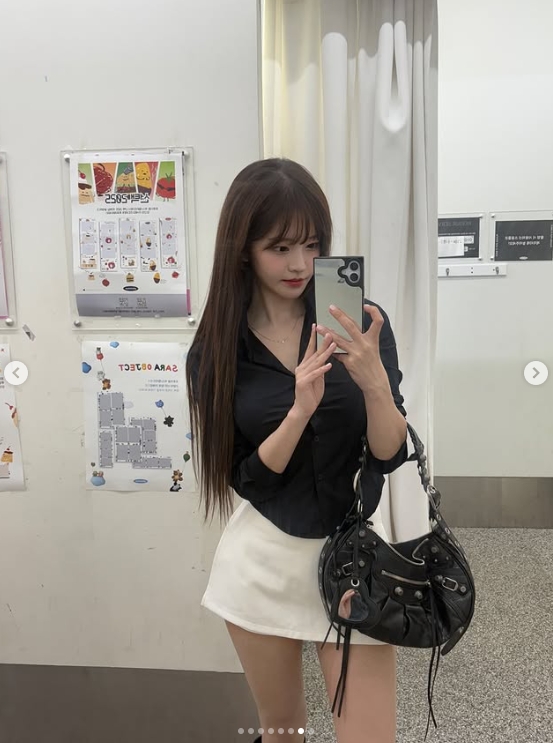 韩版《完蛋美女》演员mj晒照：今天的制服OOTD！