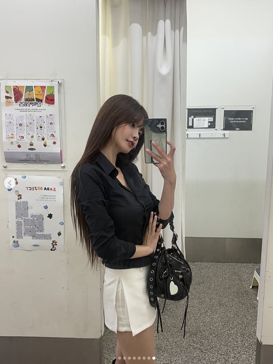 韩版《完蛋美女》演员mj晒照：今天的制服OOTD！