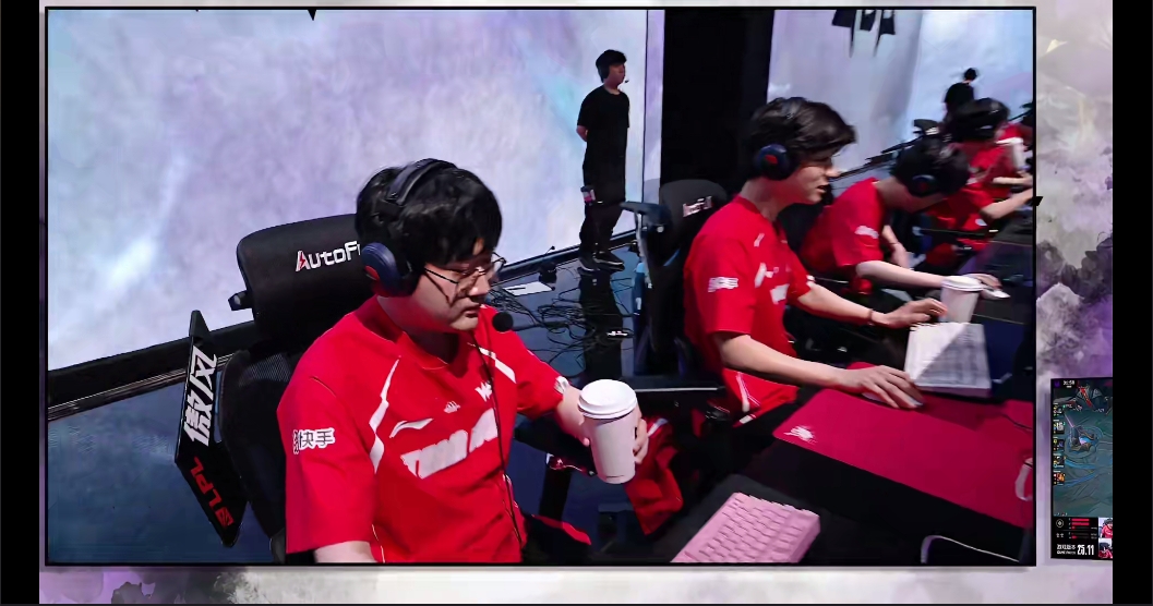 米勒看WE拿下赛点：we 2-1 jdg 拿到赛点！peyz玩的好累啊