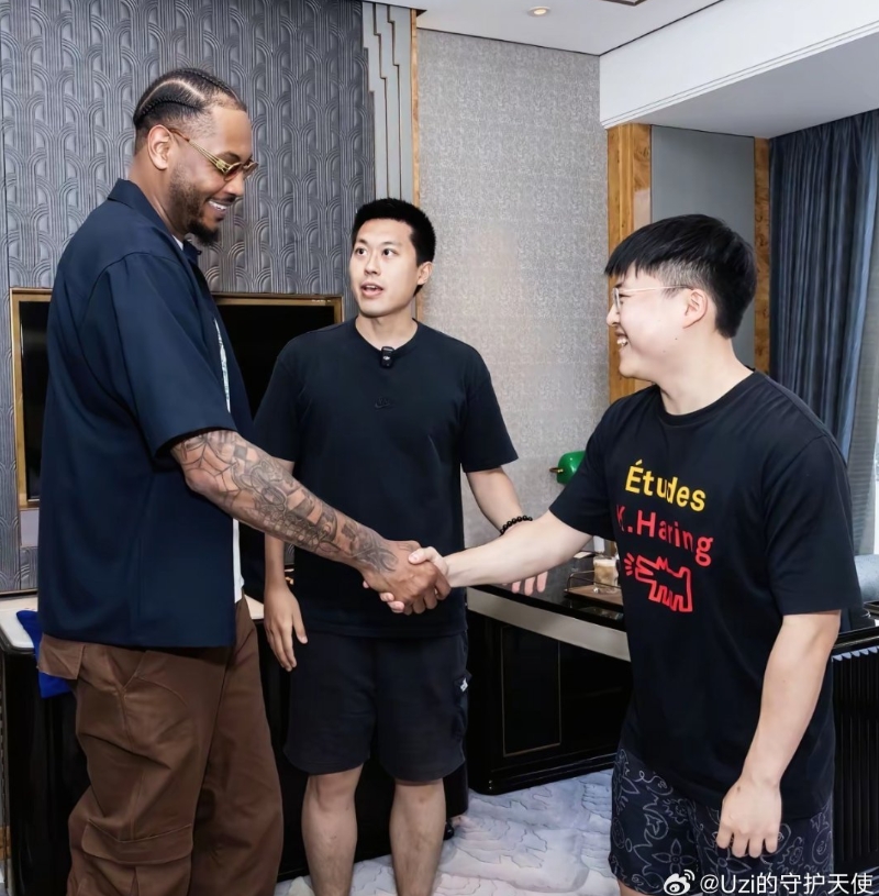 梦幻联动！NBA退役球星安东尼祝贺Uzi入选英雄联盟名人堂！