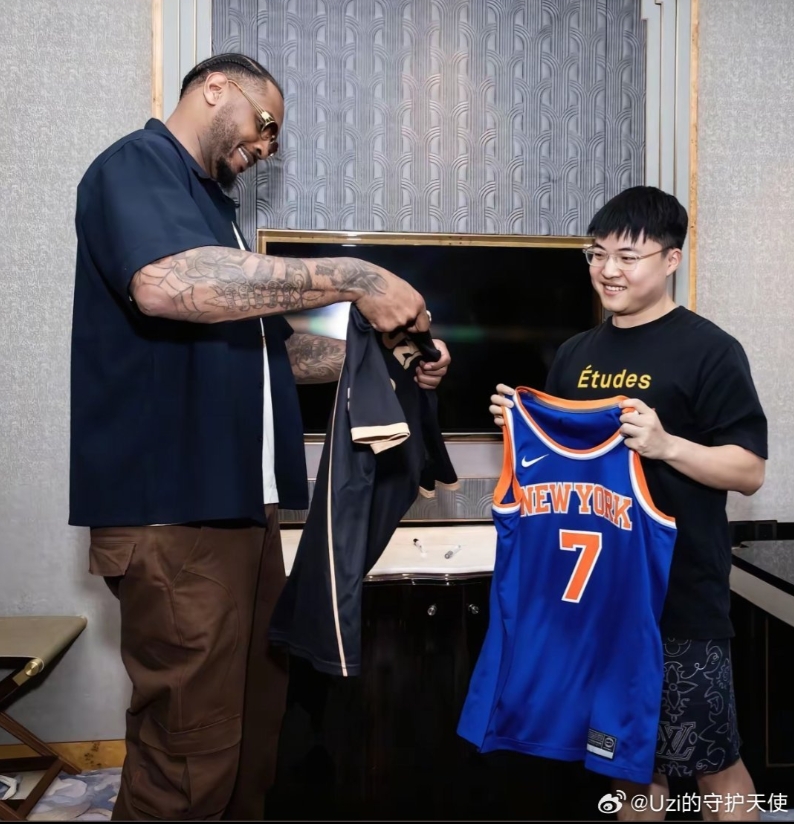 梦幻联动！NBA退役球星安东尼祝贺Uzi入选英雄联盟名人堂！