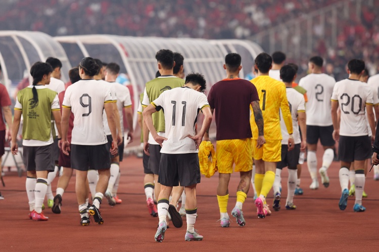 [体育报道]何时反弹？U20国足亚洲杯8强U17小组出局，U