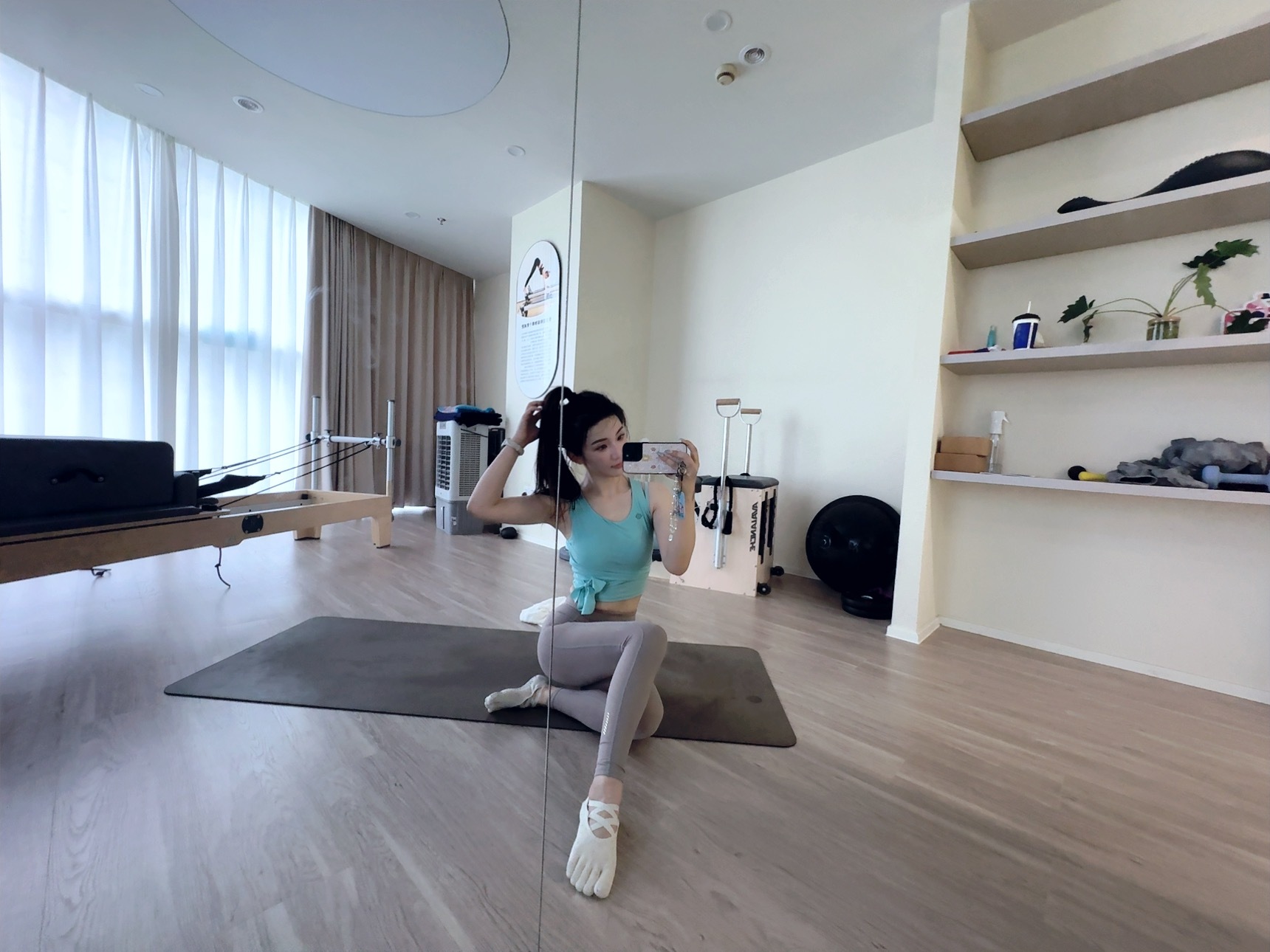 KPL女解说小鹿晒美照：又去锻炼了💪今天是核心爆炸的一天~