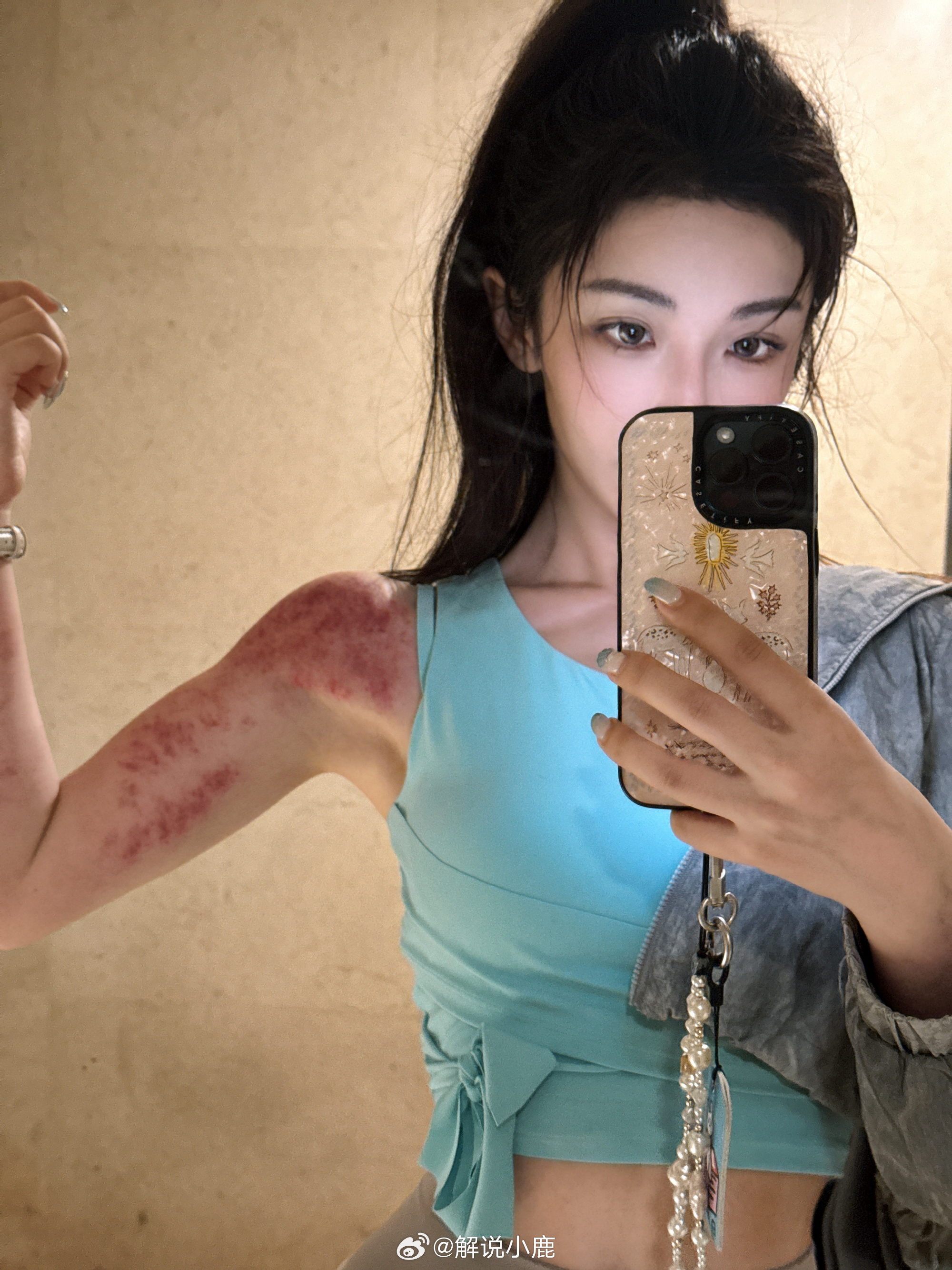 KPL女解说小鹿晒美照：又去锻炼了💪今天是核心爆炸的一天~
