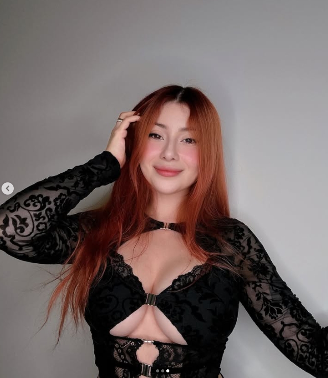 不拿吧友当外人！Upset妻子晒照：视觉冲击拉满！