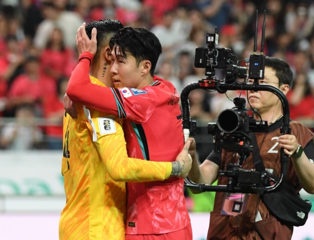[五洲]韩媒：中国的爱哭鬼门将要离开了，他在国家队20年没成