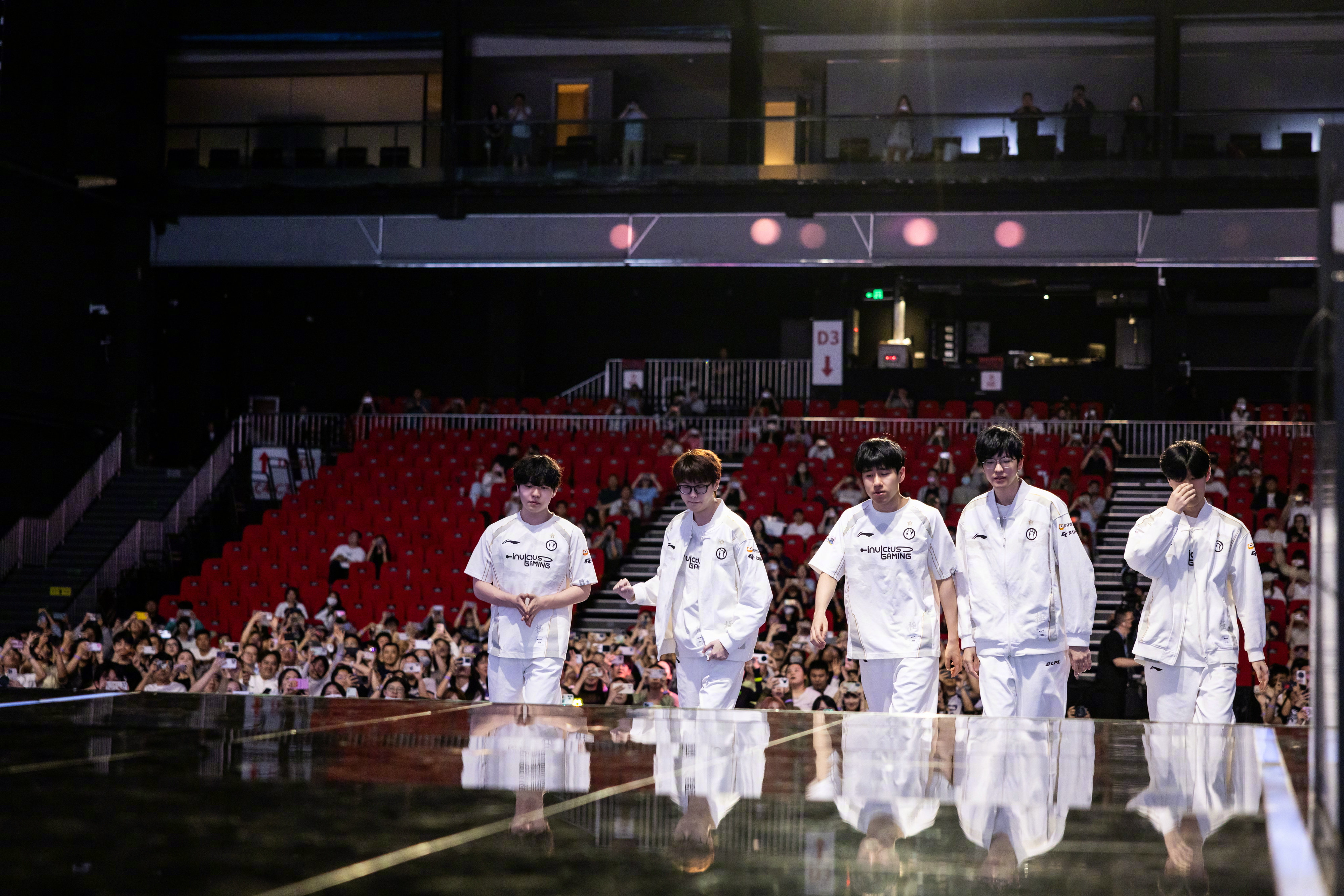 败决舞台！iG成功击败WE 挺进败决交手BLG 保底第二阶段第三