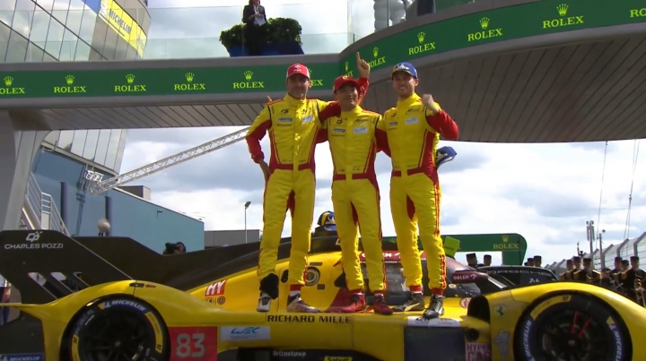 中国的第一个Ye Yifei与球队赢得了Le Mans 24小时的耐力冠军 法拉利连续三个冠军！
