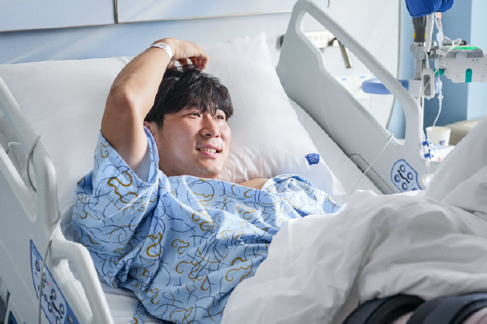 早日康复！深圳新鹏城官方：张昱杰已完成手术 手术圆满成功