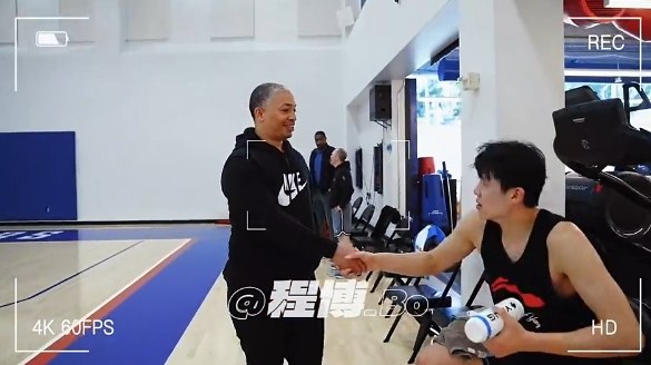 [青岛]30号签选不到~杨瀚森此前试训快船时 和卢指导握手约