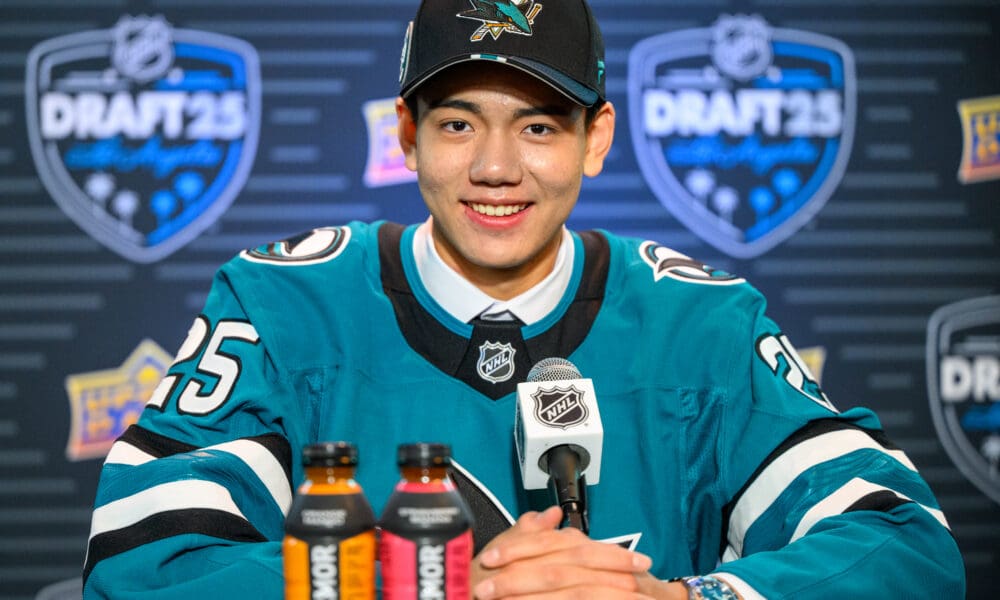【体育世界】王浩西次轮首位被NHL选中创历史 4天2名中国小