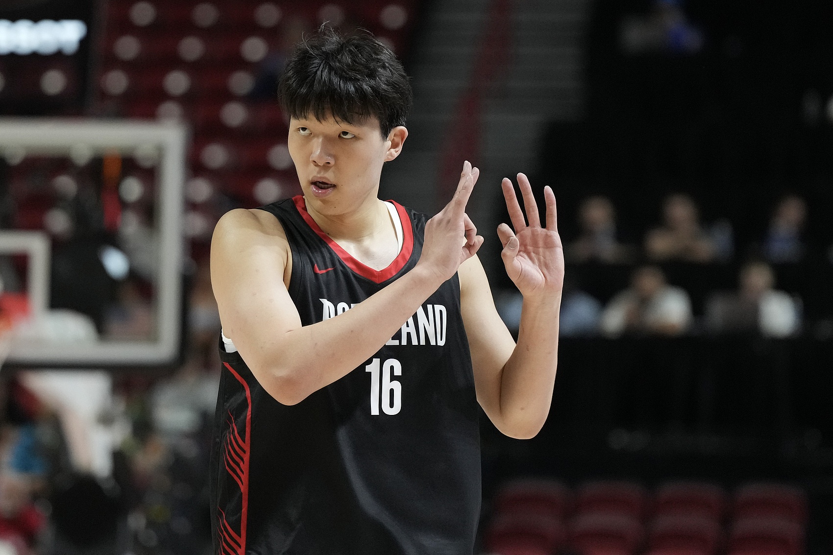 空接+三分连拿五分名记:我已经彻底被杨瀚森征服了!
