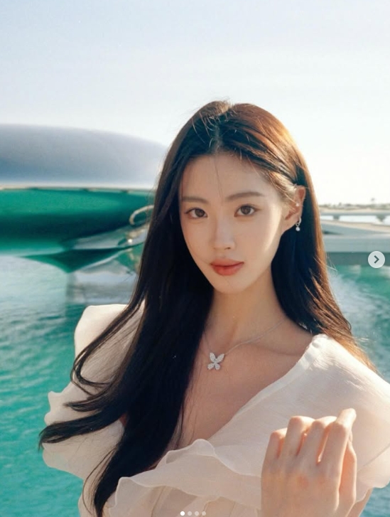 Ming绯闻女友1saye晒照：沙特OOTD